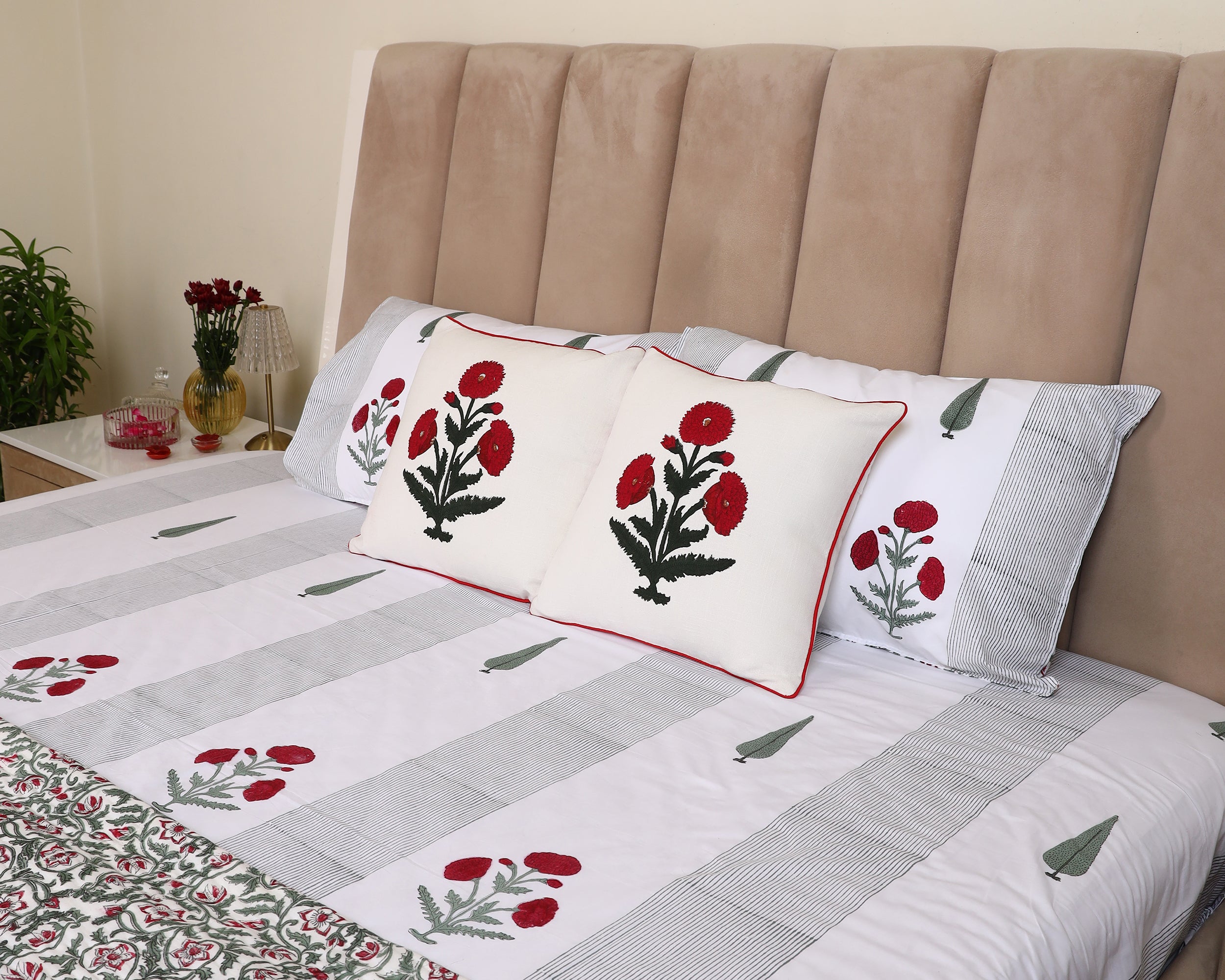Vintage Charm Floral Bedsheet and Quilt Set